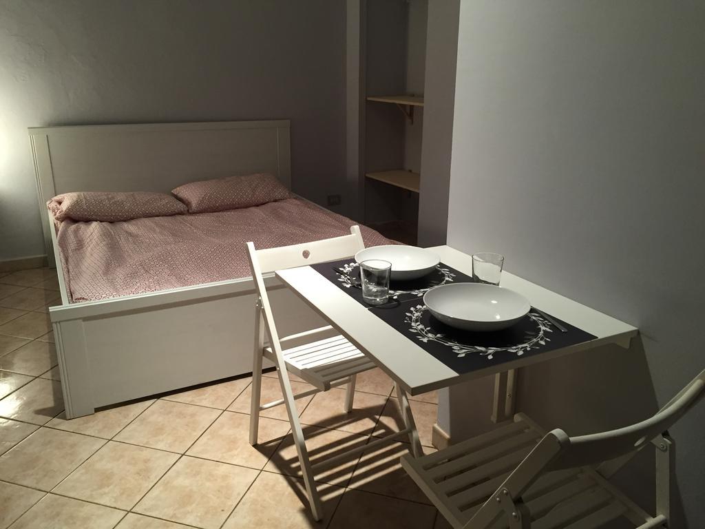 Appartamento Monolocale Torino Esterno foto